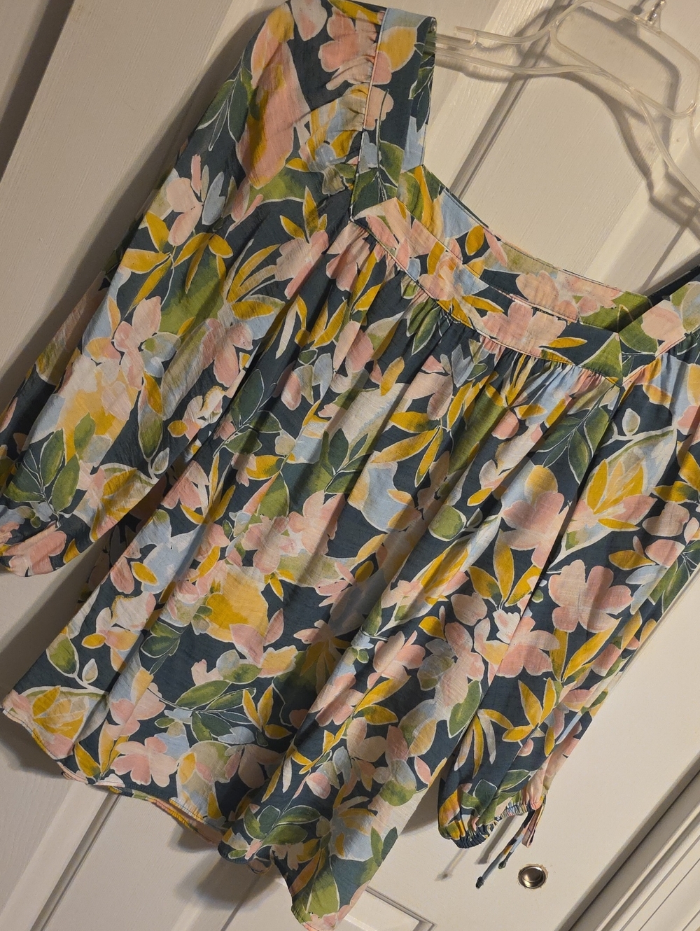 LC Lauren Conrad Navy Floral Blouse T068